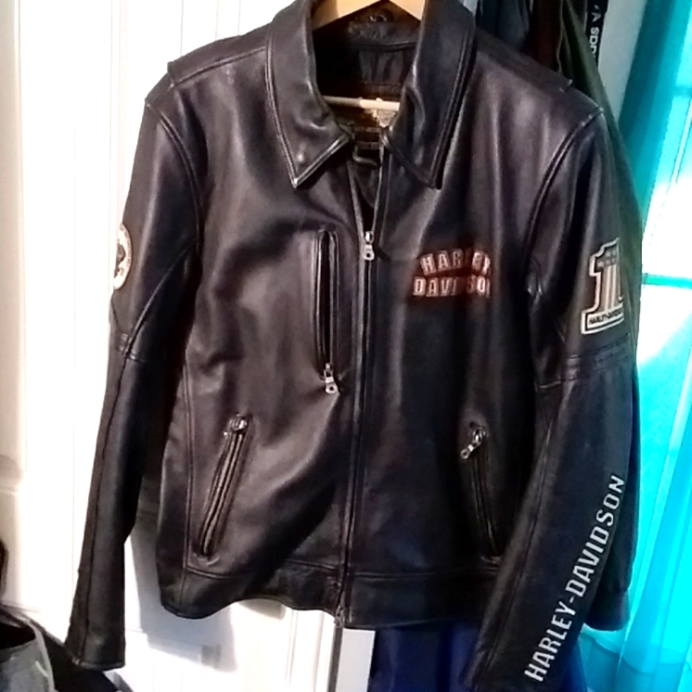 That large men's large authentic Harley-Davidson leather biker jacket